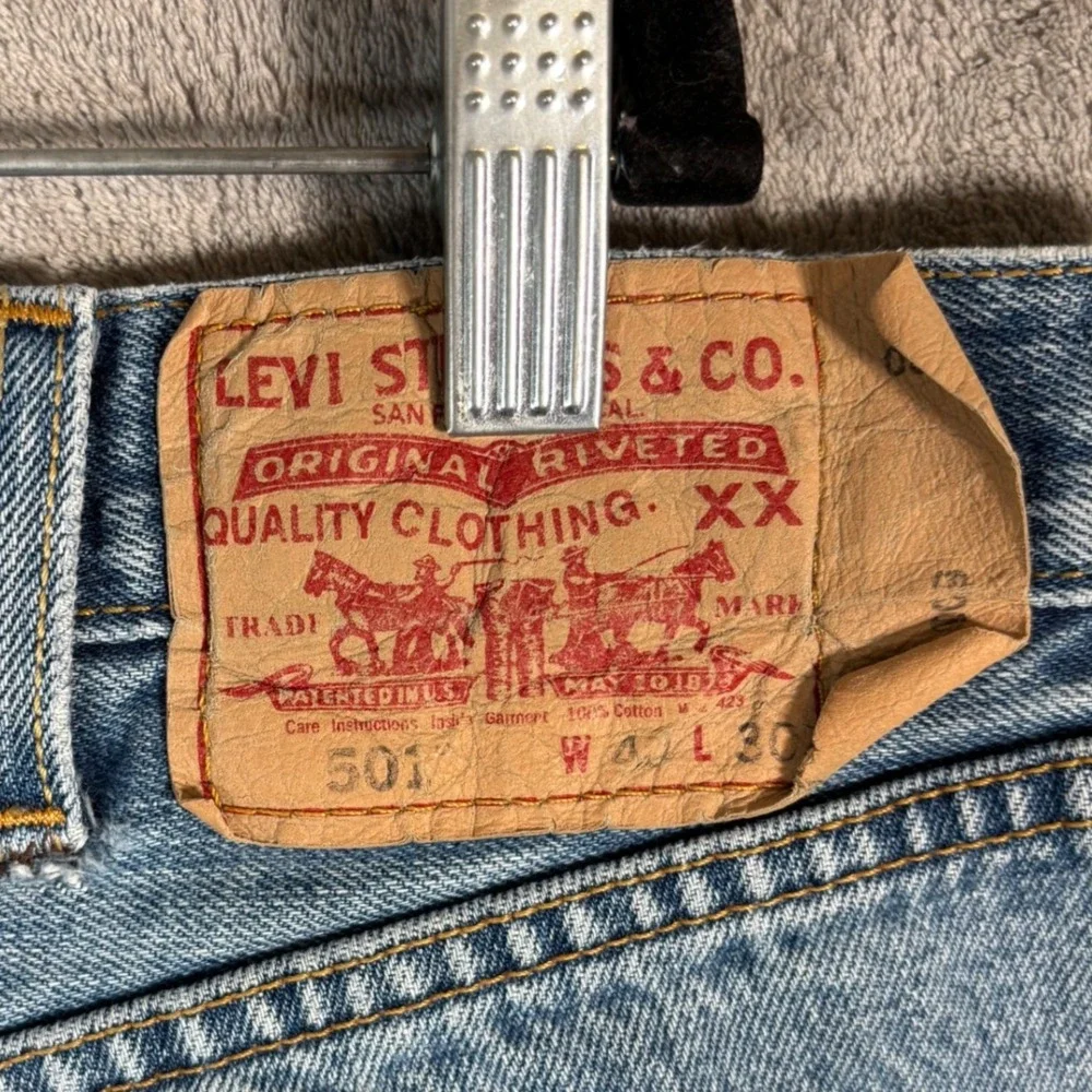 Vintage Levis 501 Mens 40x30 Light Wash Blue Denim Button Fly Jeans Y2K